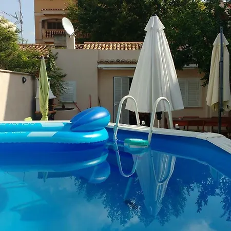 Holiday home Lemon Tree House