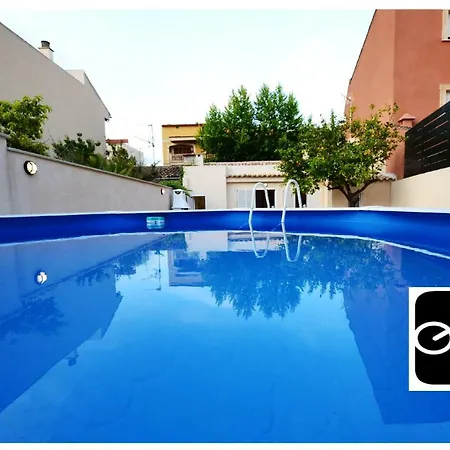 Holiday home Lemon Tree House *